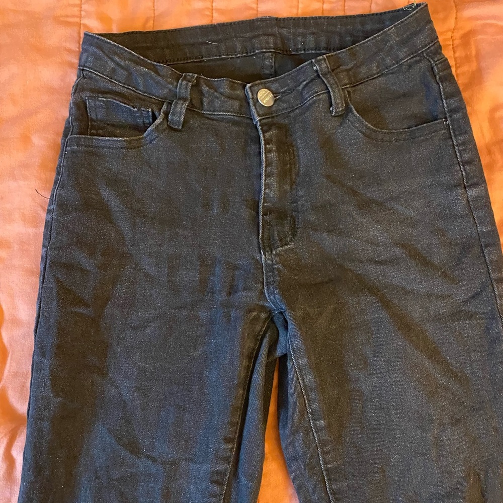 LOW RISE STRAIGHT LEG JEANS